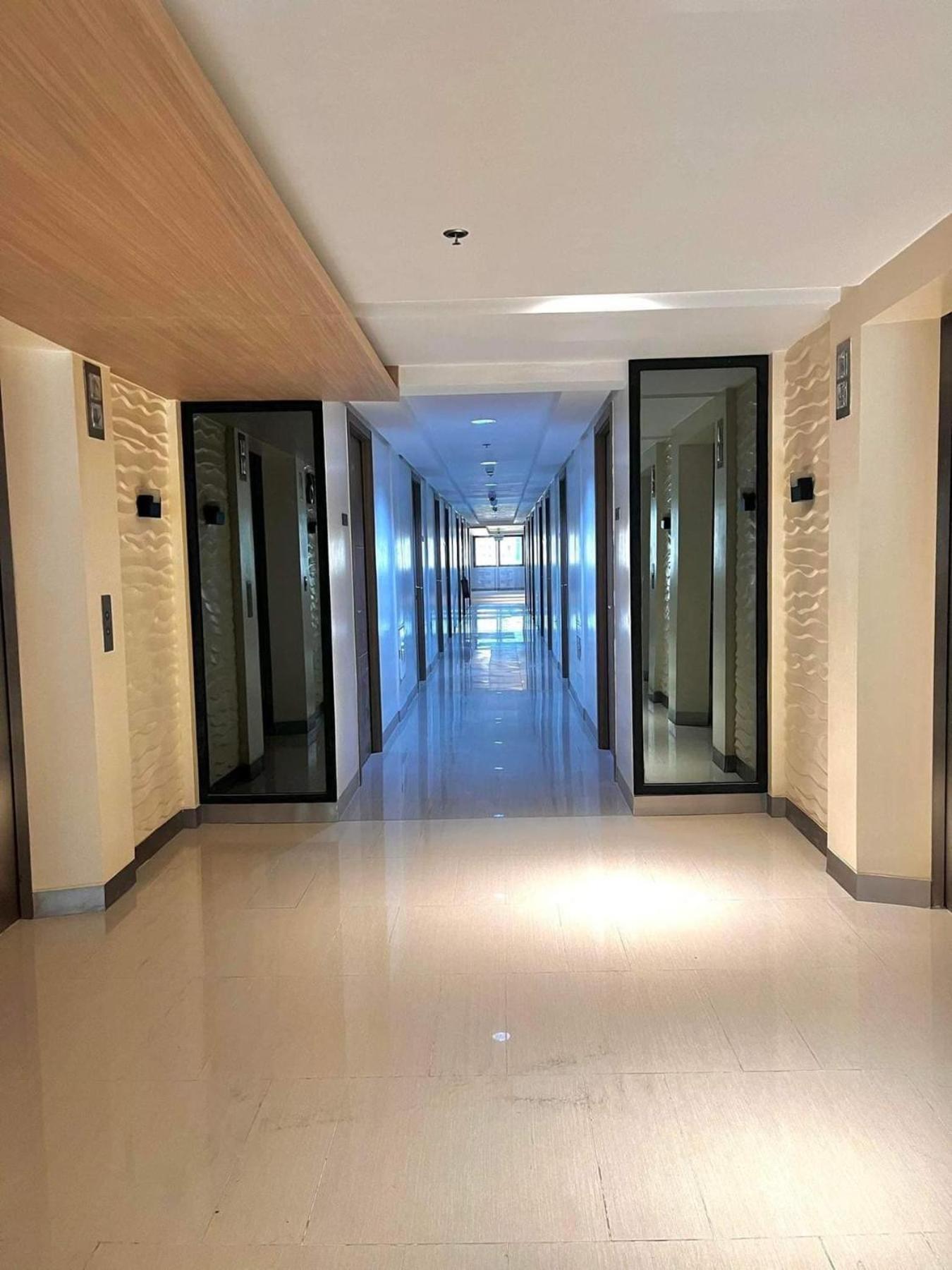 Shore 2 Residences High Speed Internet Walking Distance To Moa And Ikea Manila Exteriér fotografie